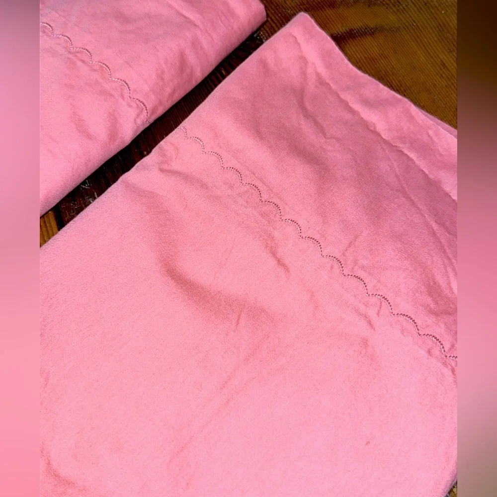 Sferra 1891 St. Tropez Pillowcases scallop embroidery long staple supima coral
